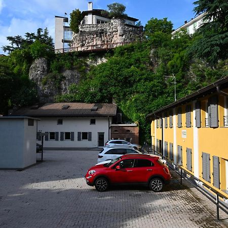 Cityu Grazioli 27 Appartamento Trento Citta - 2 Stanze Con 2 Parcheggi Privati Gratuiti Екстериор снимка