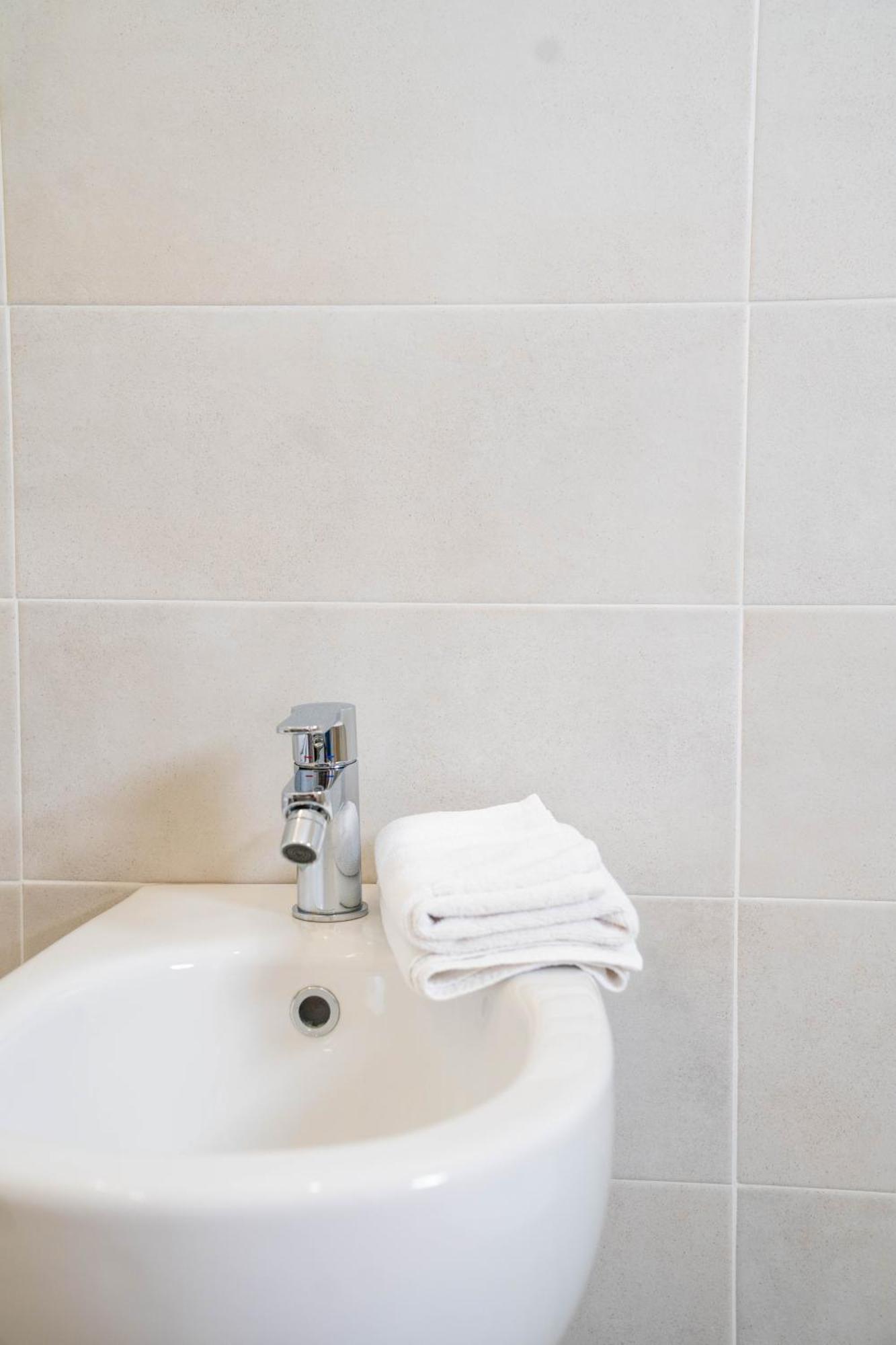 Cityu Grazioli 27 Appartamento Trento Citta - 2 Stanze Con 2 Parcheggi Privati Gratuiti Екстериор снимка